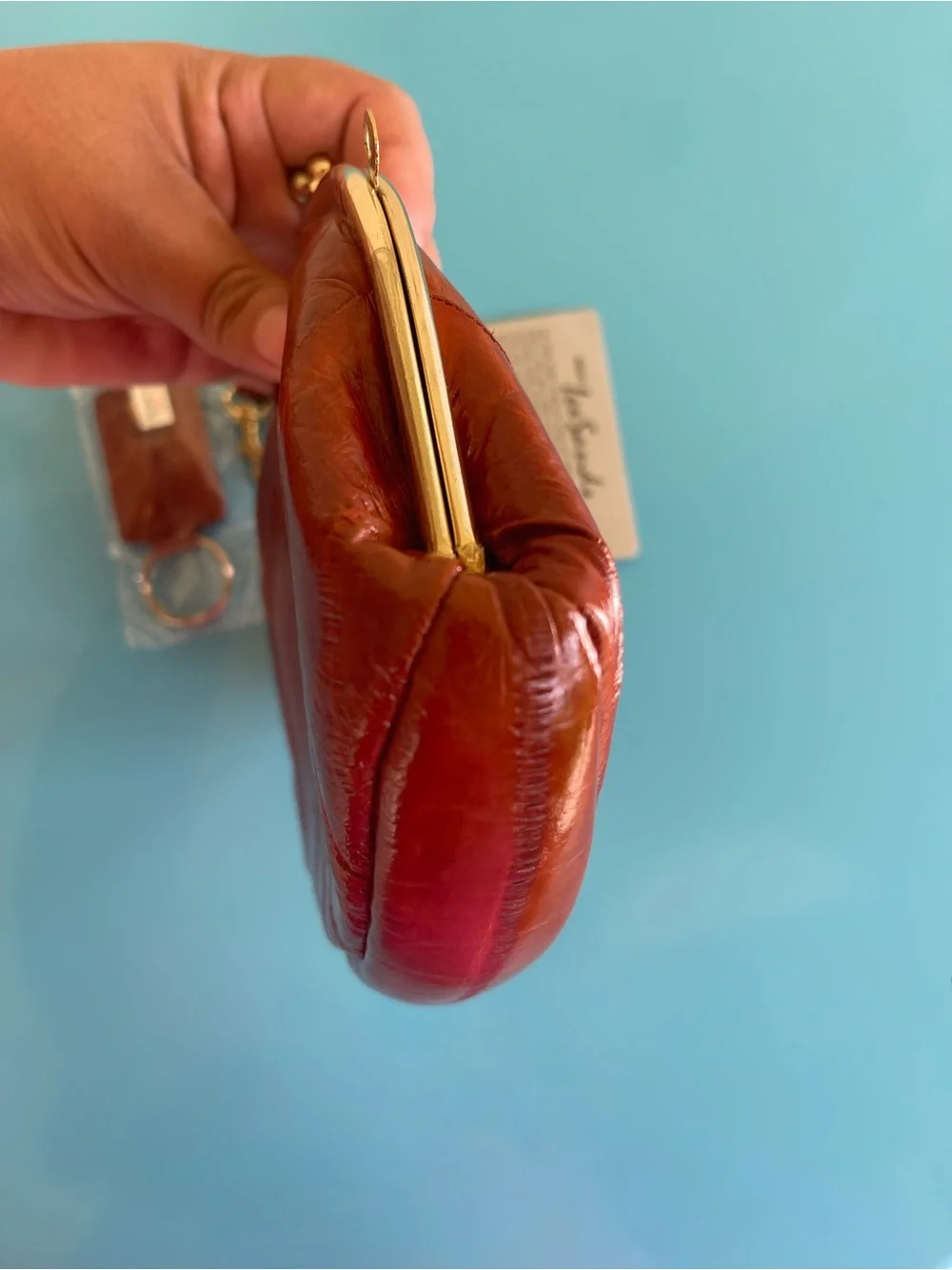 Lee Sands Polished Brown Leather Kiss-Lock Wallet with Gold qFrame